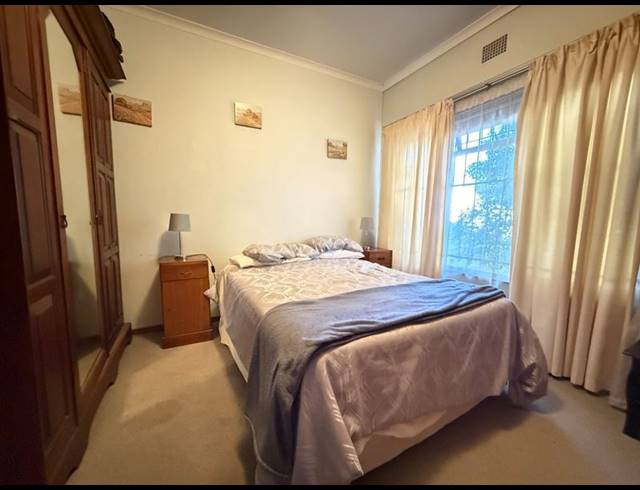 4 BEDROOM HOUSE FOR SALE IN BERGZICHT